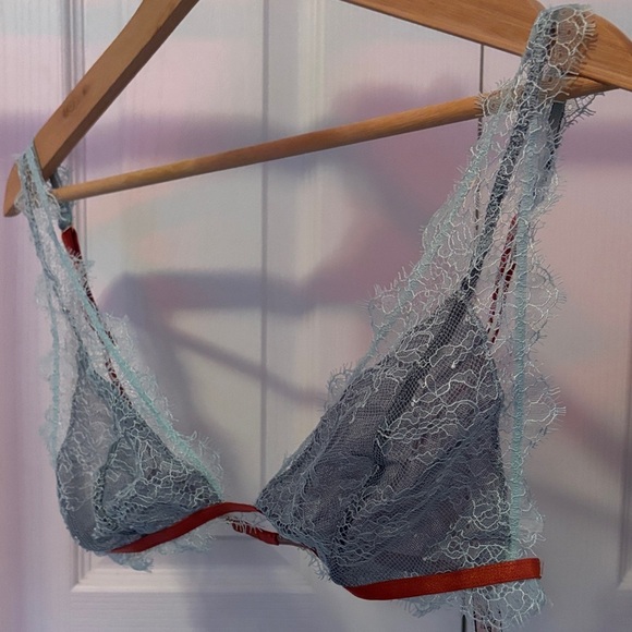 VS Victoria's Secret Elegant Lace Bralette size medium - Picture 1 of 3